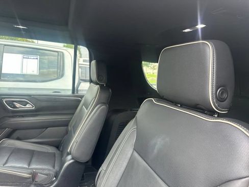 Used 2021 GMC Yukon XL SLT w/ SLT Premium Package AWD/4WD image 15