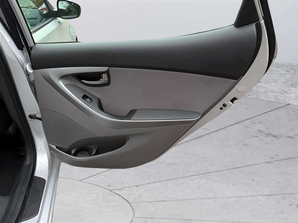 Used 2016 Hyundai Elantra SE w/ Option Group 02 FWD image 24