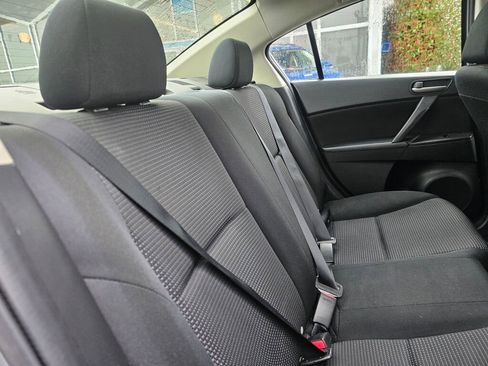 Used 2013 MAZDA MAZDA3 i SV w/ Convenience Pkg image 16