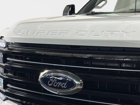 Used 2025 Ford F250 Platinum AWD/4WD image 12