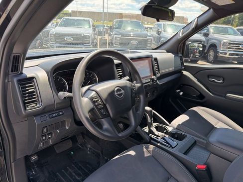 Used 2023 Nissan Frontier SV w/ Midnight Edition Package AWD/4WD image 9