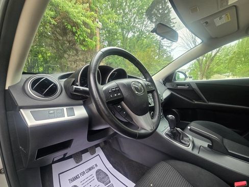 Used 2013 MAZDA MAZDA3 i Touring FWD image 19