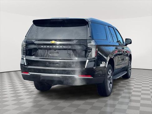 New 2026 Chevrolet Suburban LT image 3