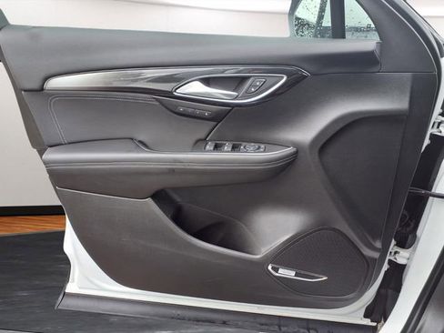 Certified 2025 Buick Envision Preferred AWD/4WD image 16