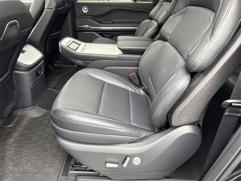 Used 2025 Lincoln Navigator L Reserve w/ Jet Appearance Package image 20