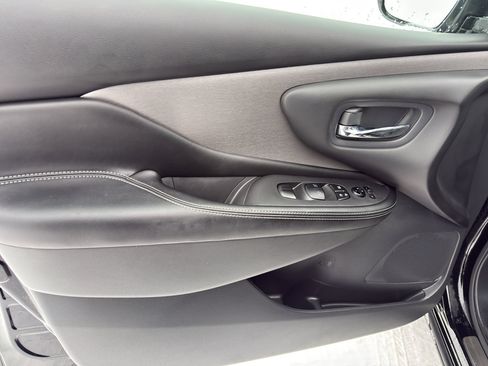 Certified 2024 Nissan Murano SV w/ SV Midnight Edition Package image 11