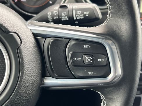 Used 2022 Jeep Wrangler Unlimited Sahara w/ Cold Weather Group AWD/4WD image 29