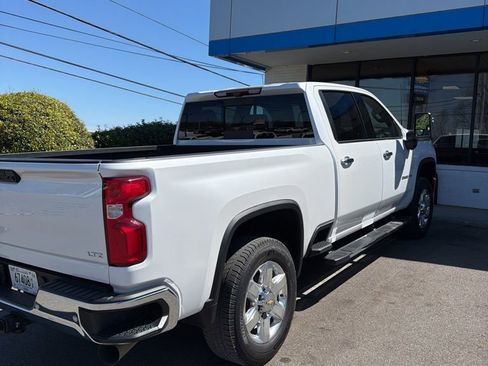 Used 2021 Chevrolet Silverado 2500 LTZ w/ LTZ Premium Package image 3