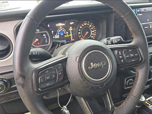 Used 2024 Jeep Wrangler Unlimited Sport AWD/4WD image 12