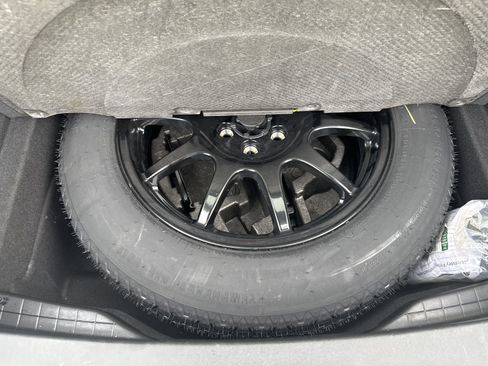 Used 2018 Land Rover Range Rover Velar R-Dynamic HSE image 39