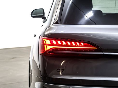 Used 2025 Audi Q7 2.0T Premium Plus image 16