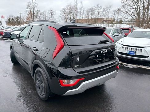 Used 2023 Kia Niro EX FWD image 8