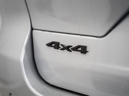 New 2025 Jeep Grand Cherokee Altitude image 8