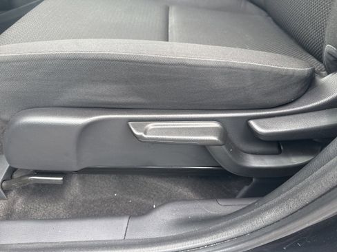 Used 2020 Honda HR-V LX image 11