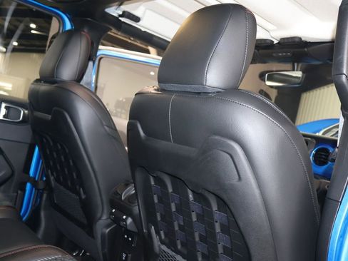 Used 2023 Jeep Gladiator Rubicon w/ LED Lighting Group image 37