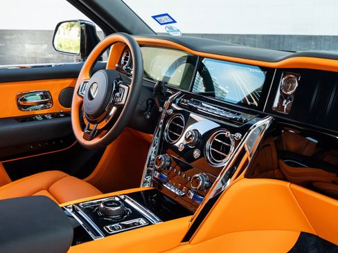 Used 2025 Rolls-Royce Cullinan image 67