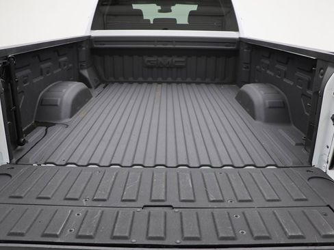 Used 2024 GMC Sierra 2500 SLE image 11