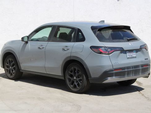 Used 2025 Honda HR-V Sport image 4