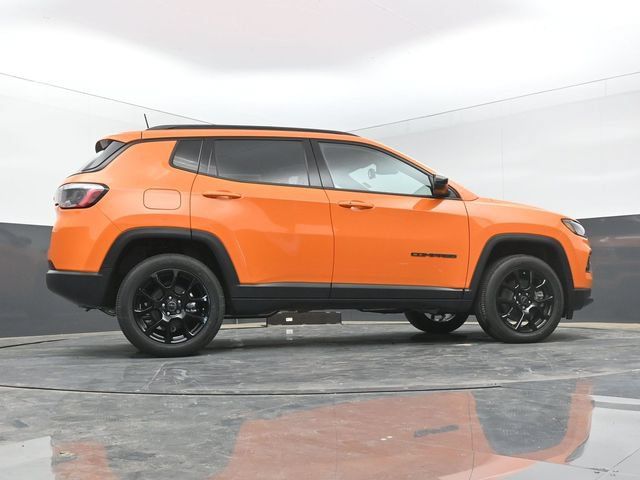 Used 2026 Jeep Compass Latitude AWD/4WD image 49