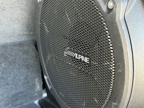 Used 2023 Jeep Wrangler Unlimited Sahara w/ Cold Weather Group image 16