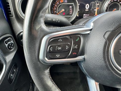 Used 2019 Jeep Wrangler Unlimited Sahara AWD/4WD image 15