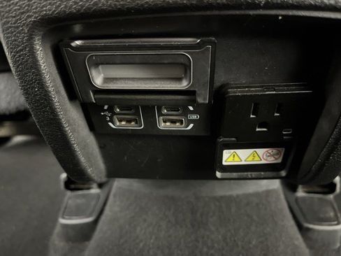 Used 2019 Jeep Cherokee Limited AWD/4WD image 43
