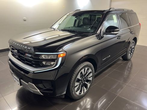 New 2026 Ford Expedition Platinum w/ Driver's Package image 3