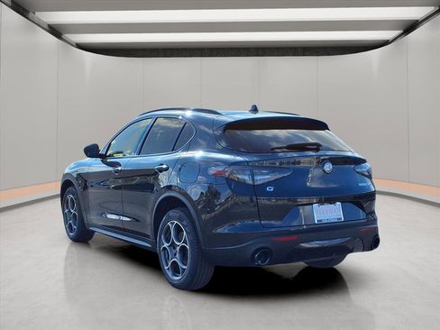 New 2025 Alfa Romeo Stelvio Sprint image 4