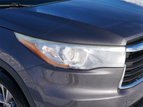 Used 2015 Toyota Highlander XLE image 10