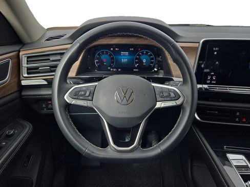 Used 2024 Volkswagen Atlas SE FWD image 18