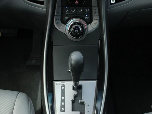 Used 2013 Hyundai Elantra GLS w/ Preferred Pkg image 20