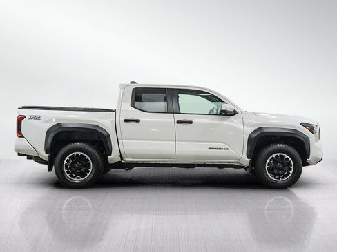 Used 2024 Toyota Tacoma TRD Off-Road w/ TRD Off Road Premium Package AWD/4WD image 6