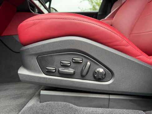 Used 2025 Porsche Macan 4S Electric AWD/4WD image 27