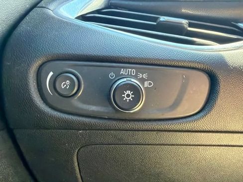 Used 2018 Chevrolet Malibu LT w/ Leather Package FWD image 24