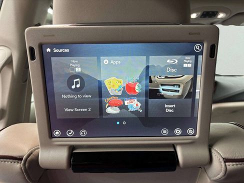 Used 2017 Chrysler Pacifica Limited w/ UConnect Theater Package FWD image 22