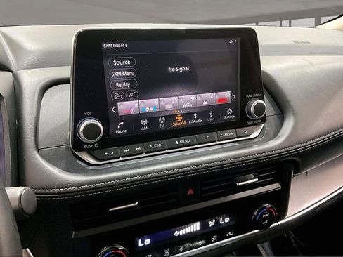 Used 2025 Nissan Rogue SV image 6