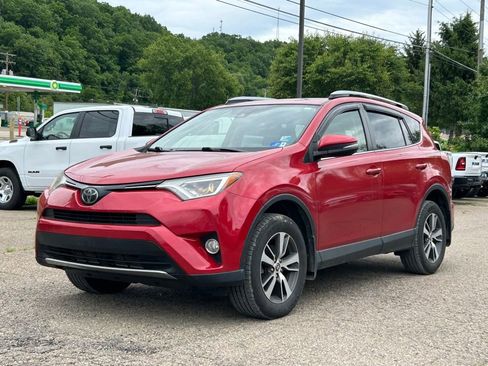 Used 2017 Toyota RAV4 XLE w/ Carpet Mat Package AWD/4WD image 1