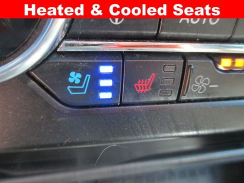 Used 2020 Ford Expedition Max XLT w/ Equipment Group 202A AWD/4WD image 17