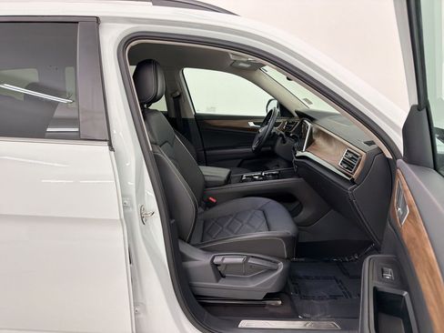 Used 2025 Volkswagen Atlas SE AWD/4WD image 27