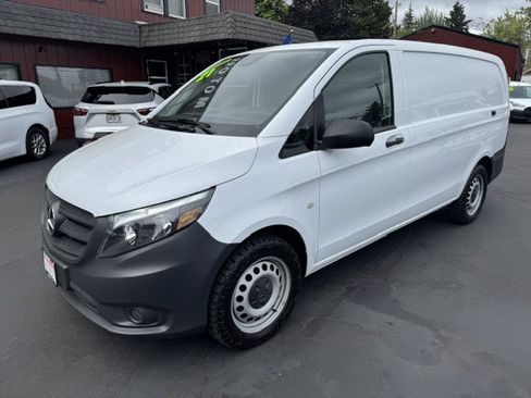 Used 2021 Mercedes-Benz Metris image 5