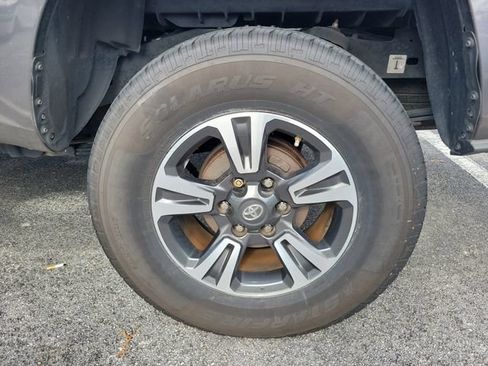 Used 2019 Toyota Tacoma SR RWD image 5