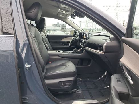 Used 2024 Toyota Grand Highlander XLE image 17