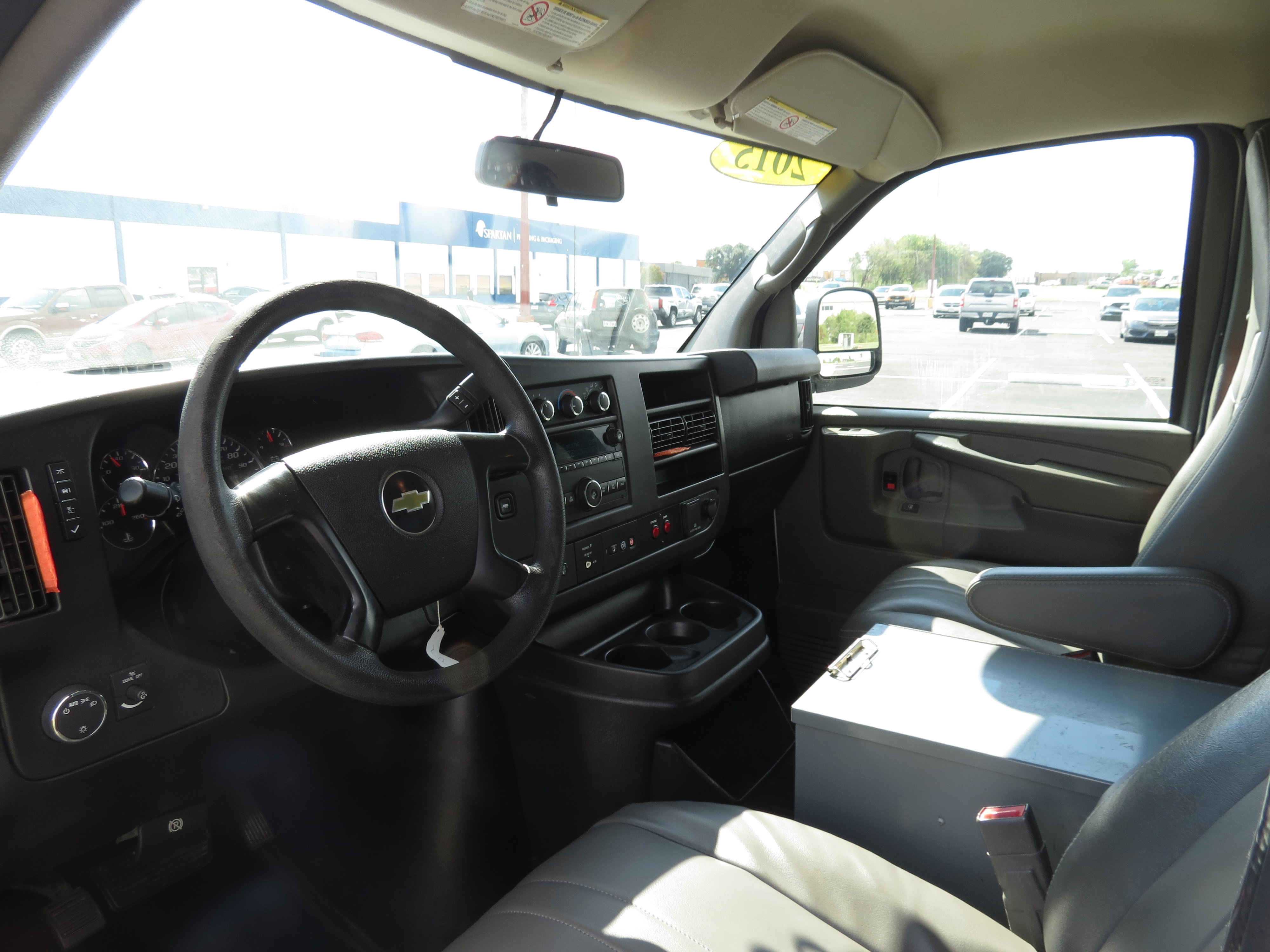 Used 2015 Chevrolet Express 2500 RWD image 19