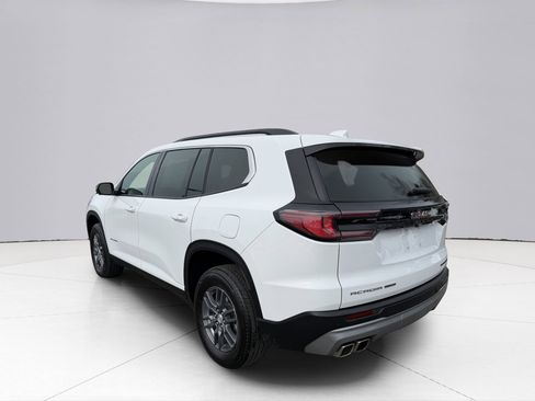 Used 2025 GMC Acadia Elevation image 7