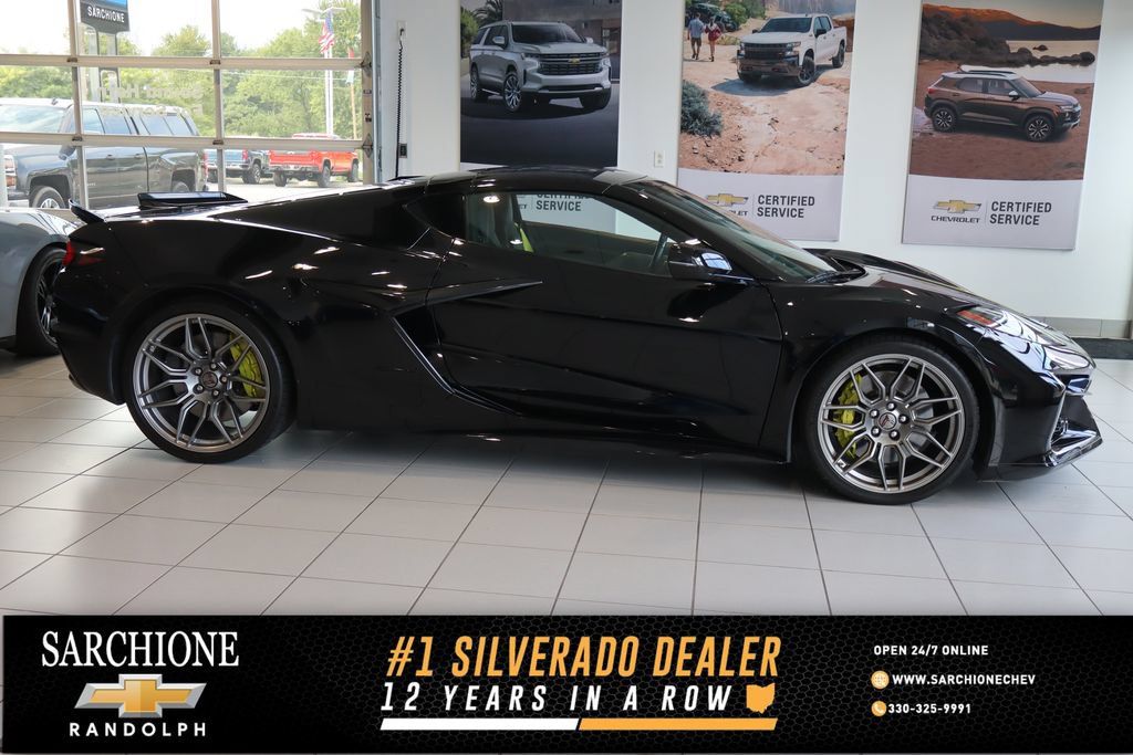Used 2023 Chevrolet Corvette Z06 RWD image 1