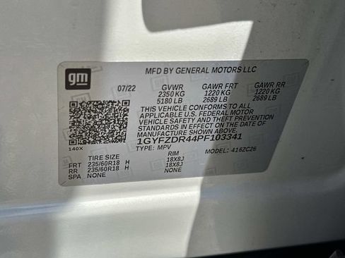 Used 2023 Cadillac XT4 Premium Luxury w/ Enhanced Visibility Package AWD/4WD image 17