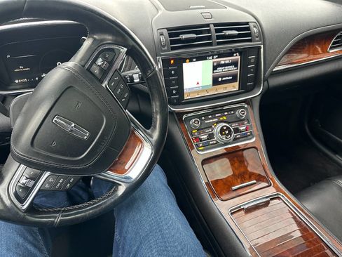 Used 2017 Lincoln Continental Select w/ Climate Package image 27