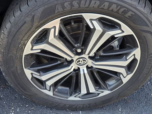 Used 2022 Toyota RAV4 XSE w/ Premium Package image 21