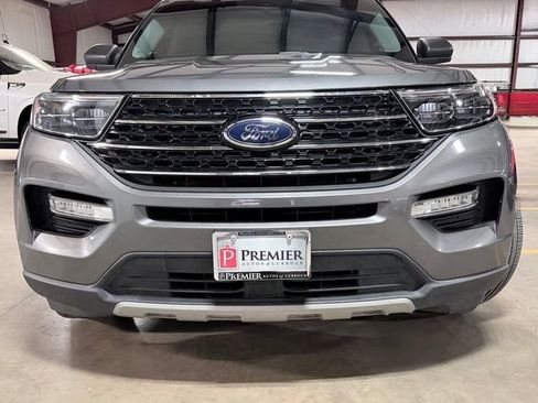 Used 2021 Ford Explorer XLT w/ Equipment Group 202A RWD image 10