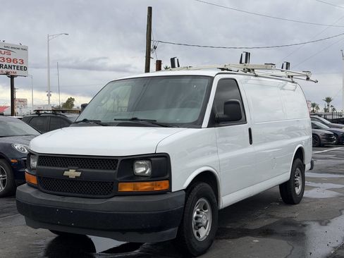 Used 2017 Chevrolet Express 2500 image 1